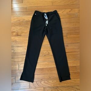 Figs Scrub set in black